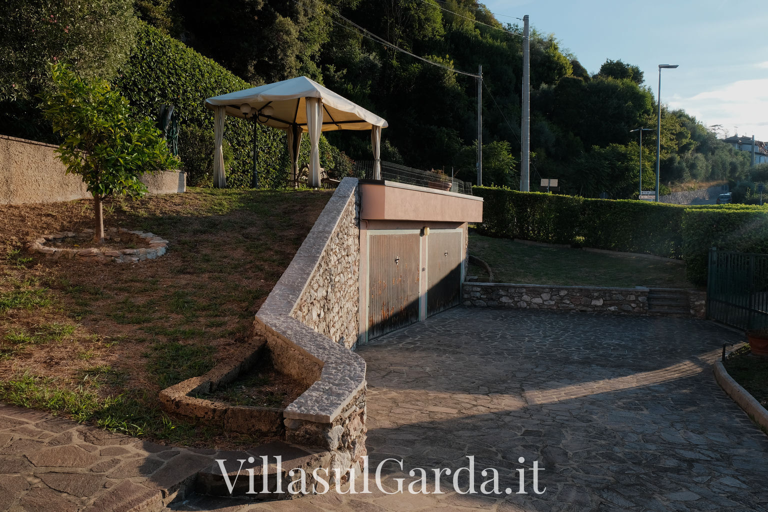 villasulgarda_garden_2.jpg
